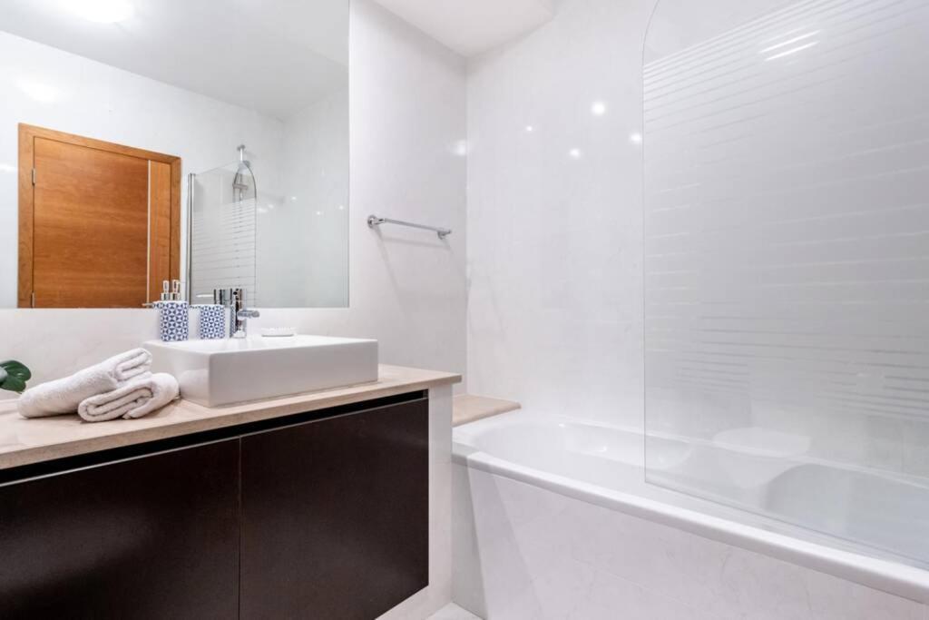 Baia Da Luz- Ground Floor Apartment ภายนอก รูปภาพ